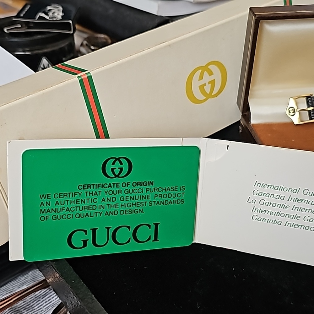 BALLYS GUCCI WATCH IN ORIGINAL BOX AND PACKAGING - Picture 10 of 10